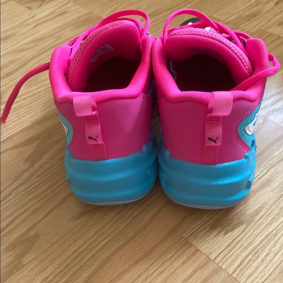 Puma Pink and Black Sneakers with Sporty Lace-Up Design - Picture 3 of 4